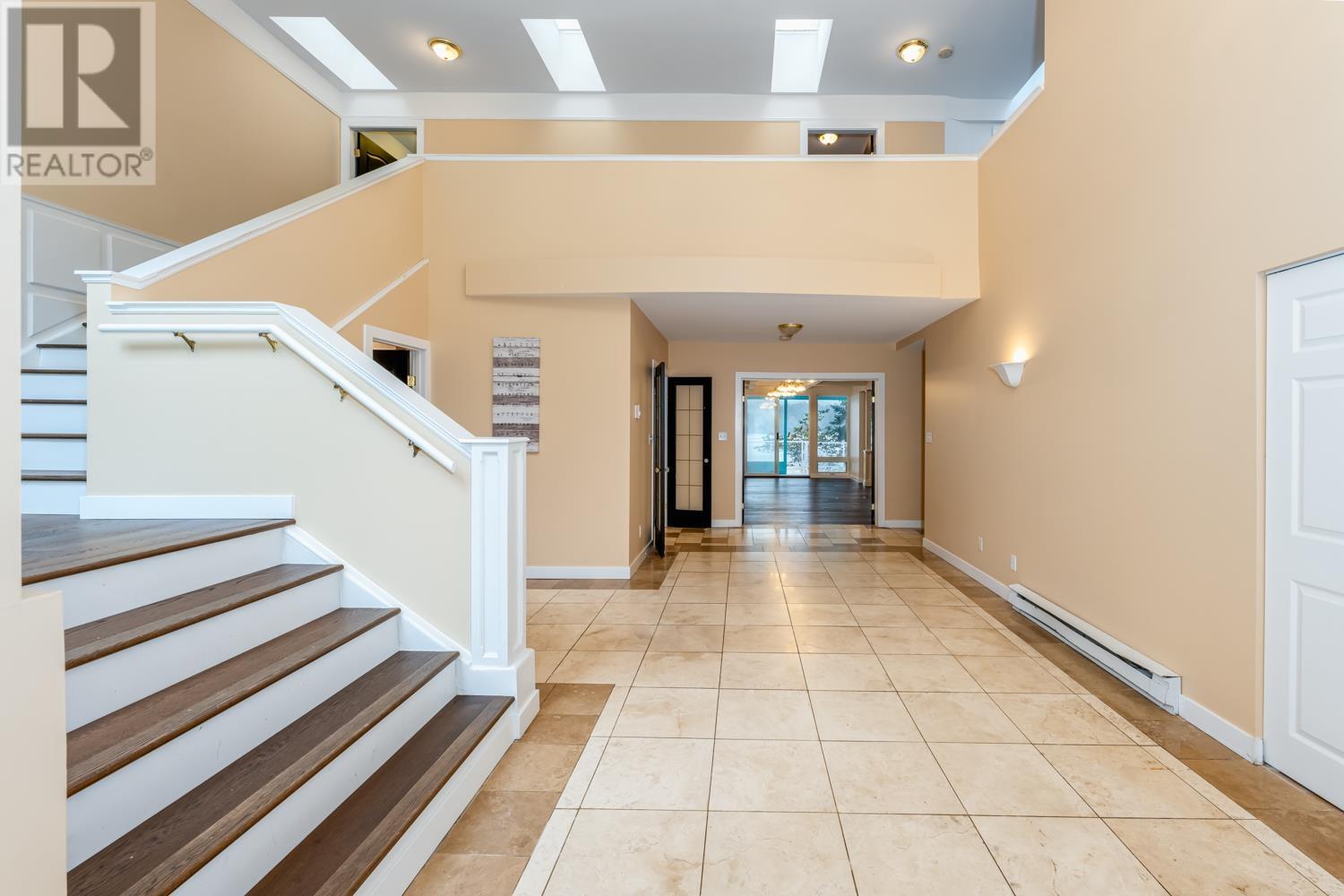 5559 Indian River Drive, North Vancouver, British Columbia  V7G 2T7 - Photo 5 - R2815010