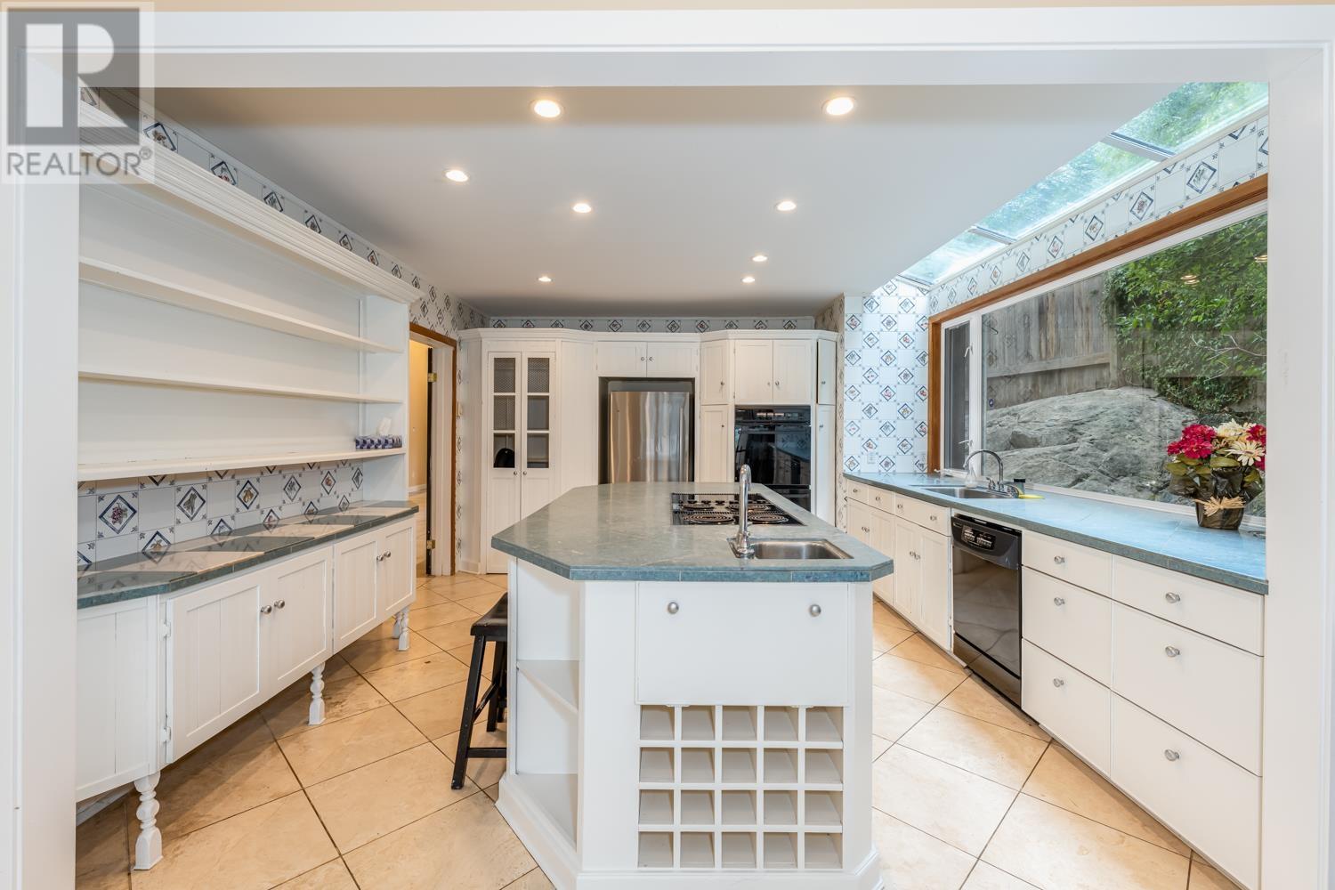 5559 Indian River Drive, North Vancouver, British Columbia  V7G 2T7 - Photo 11 - R2815010