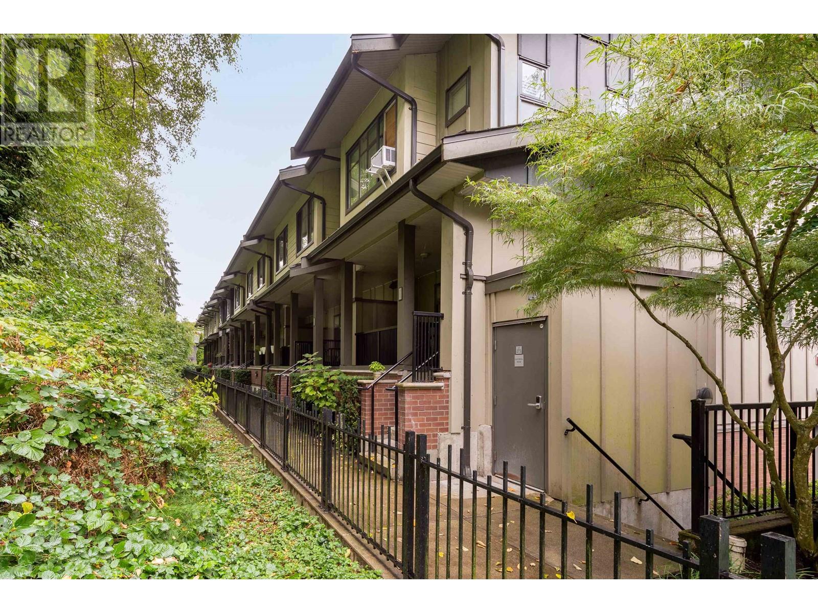 308 2135 Heritage Park Lane, North Vancouver, British Columbia  V7H 0B6 - Photo 4 - R2815762