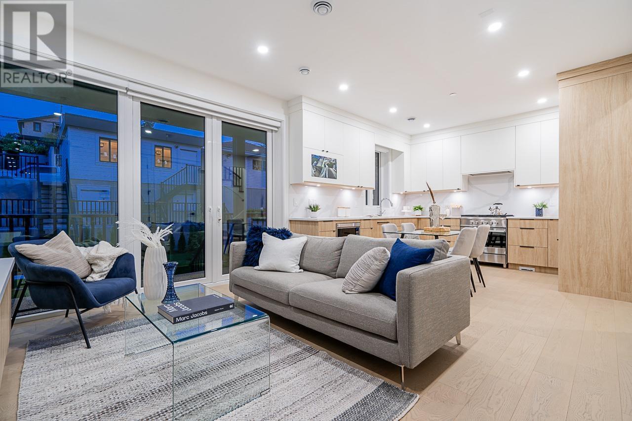 2972 VENABLES STREET, vancouver, British Columbia