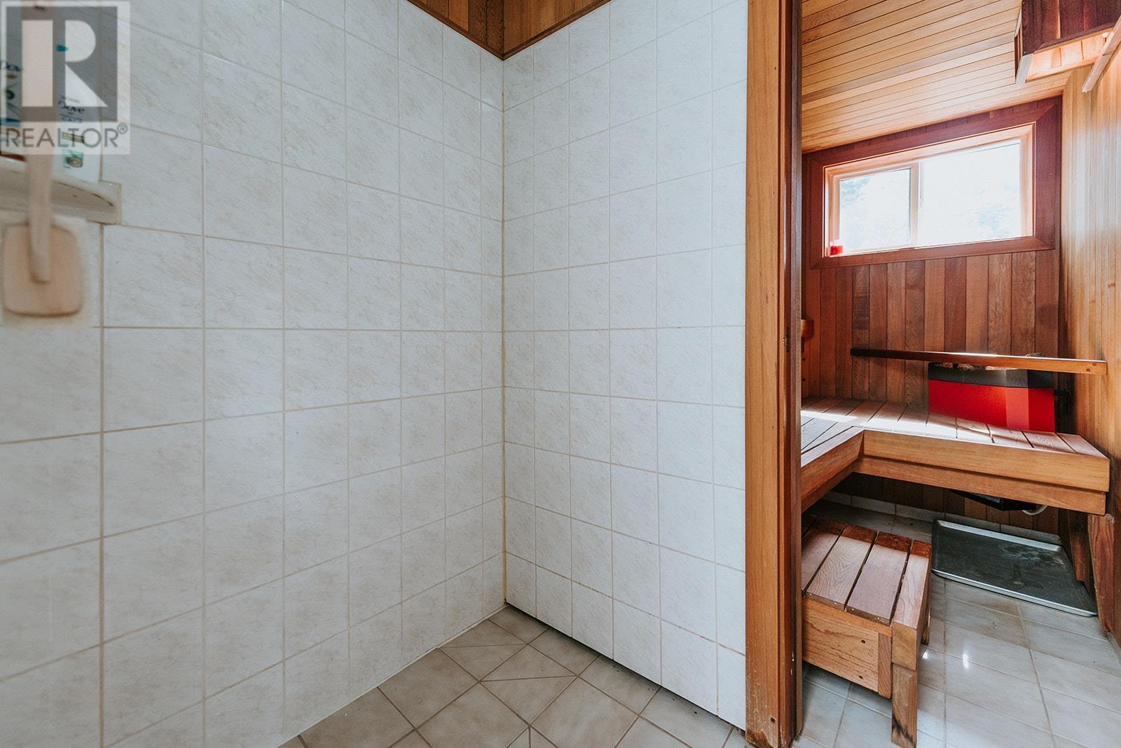5809-5811 Brooks Road, Halfmoon Bay, British Columbia  V7Z 1G7 - Photo 15 - R2815811