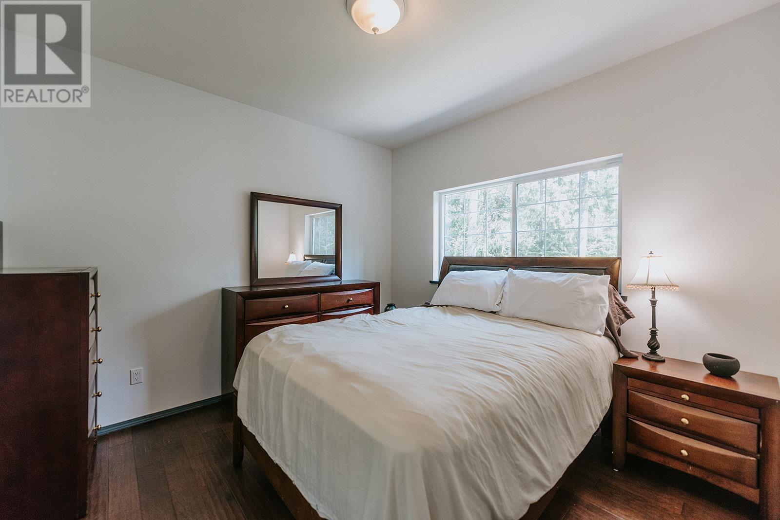 5809-5811 Brooks Road, Halfmoon Bay, British Columbia  V7Z 1G7 - Photo 17 - R2815811