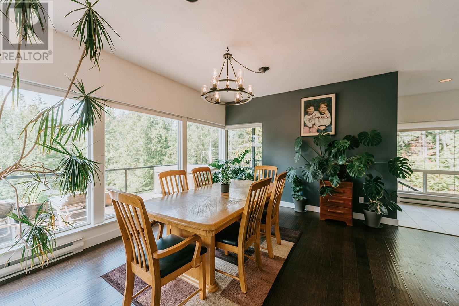 5809-5811 Brooks Road, Halfmoon Bay, British Columbia  V7Z 1G7 - Photo 5 - R2815811