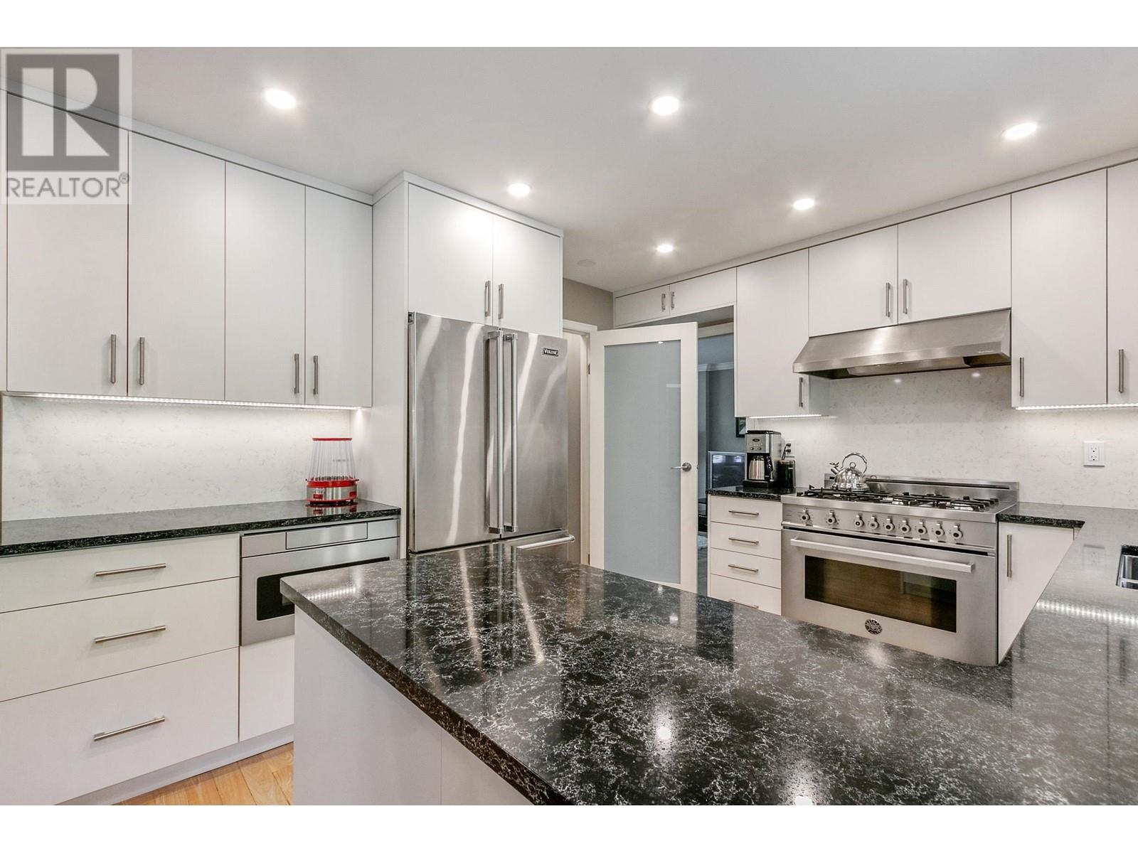 2036 Hill Drive, North Vancouver, British Columbia  V7H 2N5 - Photo 10 - R2815864