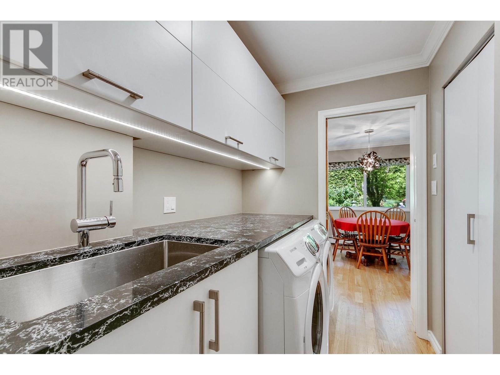 2036 Hill Drive, North Vancouver, British Columbia  V7H 2N5 - Photo 16 - R2815864