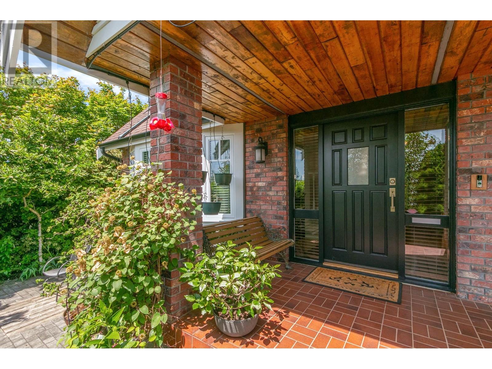 2036 Hill Drive, North Vancouver, British Columbia  V7H 2N5 - Photo 2 - R2815864