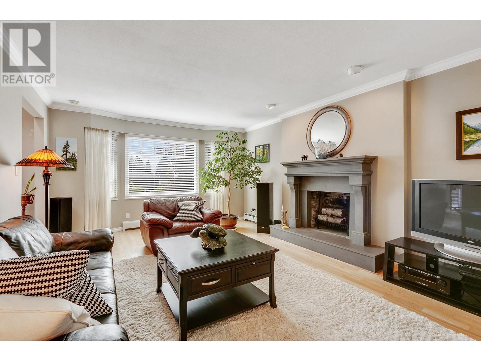 2036 Hill Drive, North Vancouver, British Columbia  V7H 2N5 - Photo 4 - R2815864