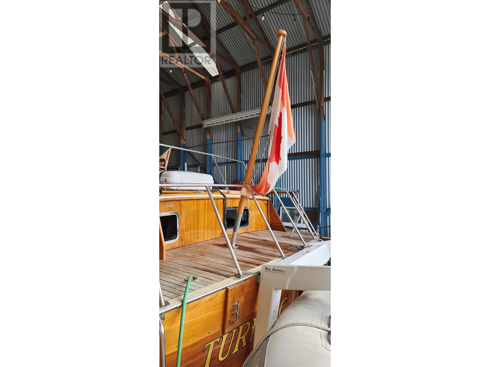 Cbh83 415 W Esplanade, North Vancouver, British Columbia  V7M 1A6 - Photo 16 - R2813281
