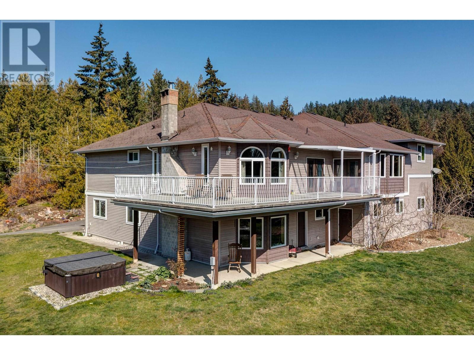 7967 Ravens Cry Road, Halfmoon Bay, British Columbia  V7Z 1C2 - Photo 2 - R2814751