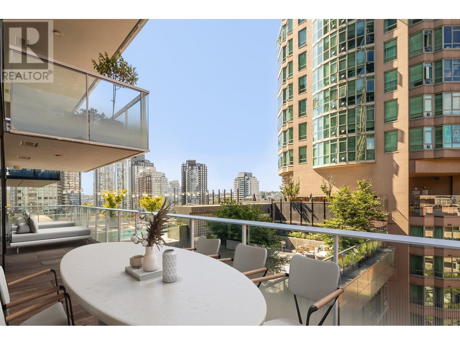 904 1335 Howe Street, Vancouver, British Columbia  V6Z 0H1 - Photo 1 - R2802483