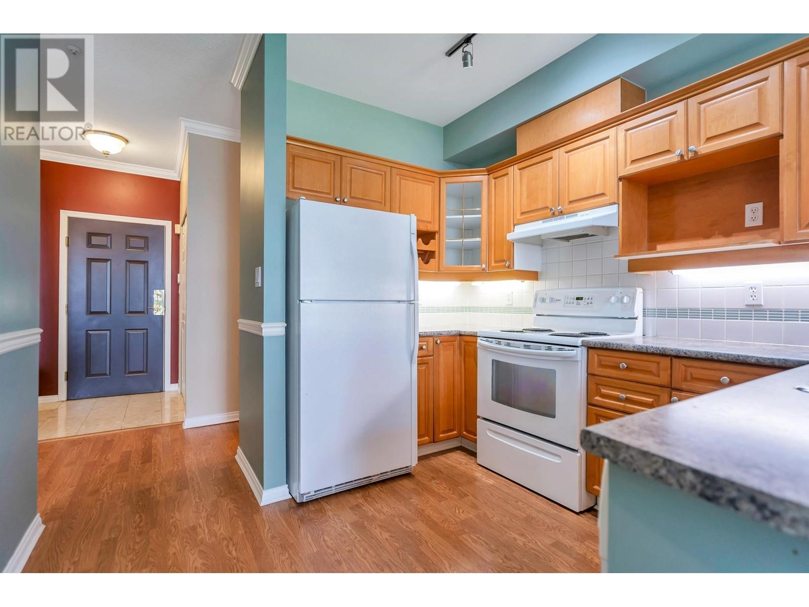 216 3098 Guildford Way, Coquitlam, British Columbia  V3B 7W8 - Photo 15 - R2815552