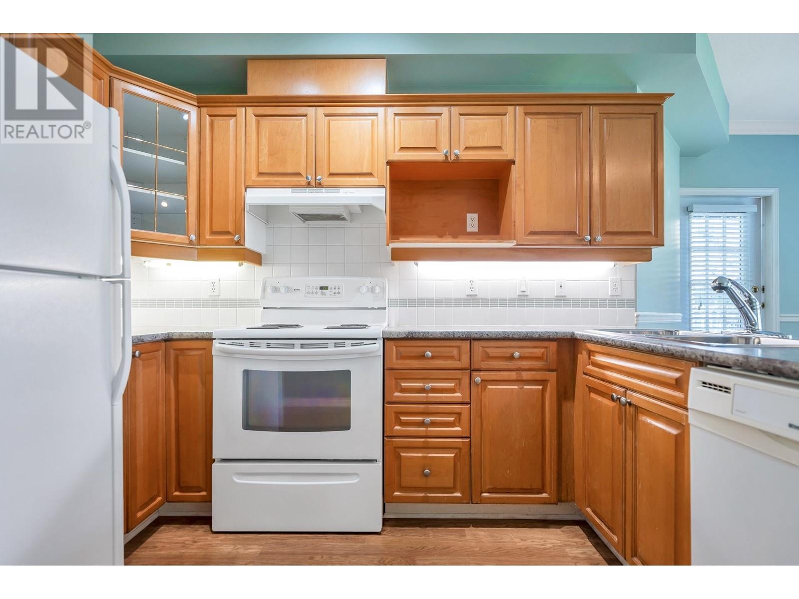 216 3098 Guildford Way, Coquitlam, British Columbia  V3B 7W8 - Photo 14 - R2815552