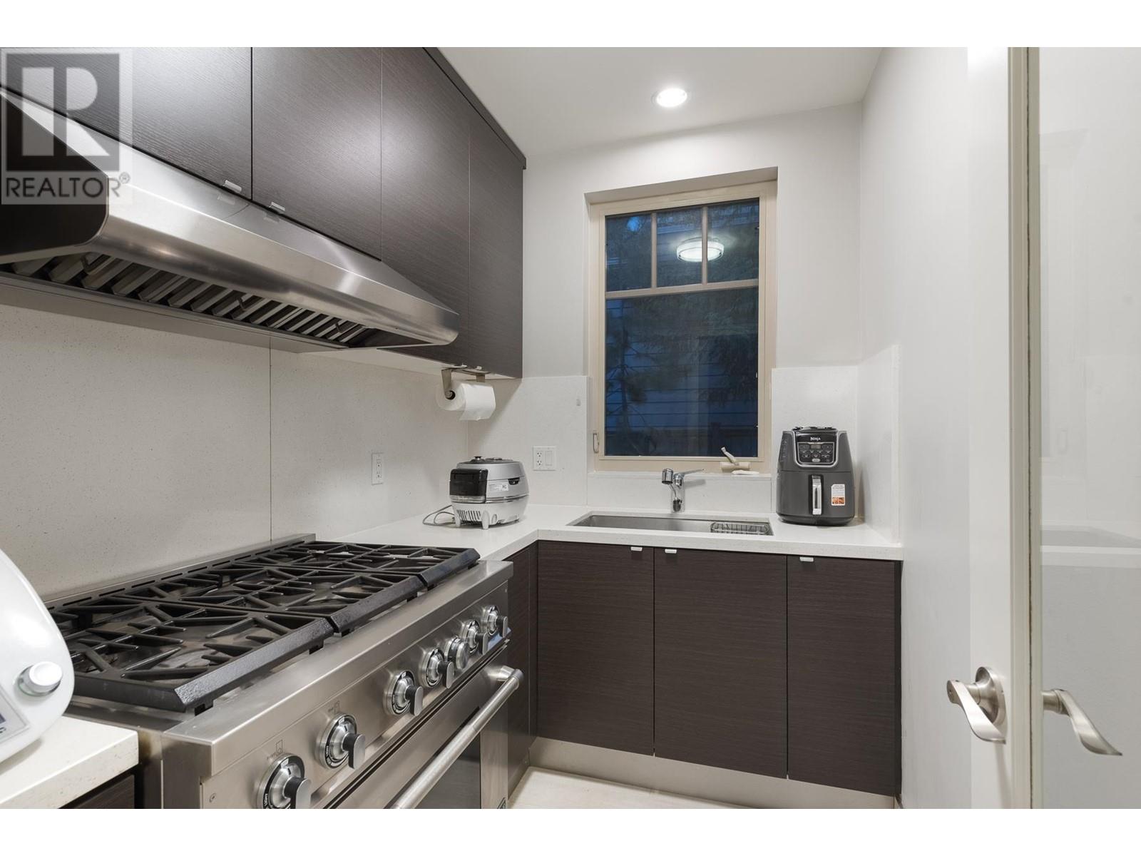 5726 Wiltshire Street, Vancouver, British Columbia  V6M 3L6 - Photo 11 - R2805094