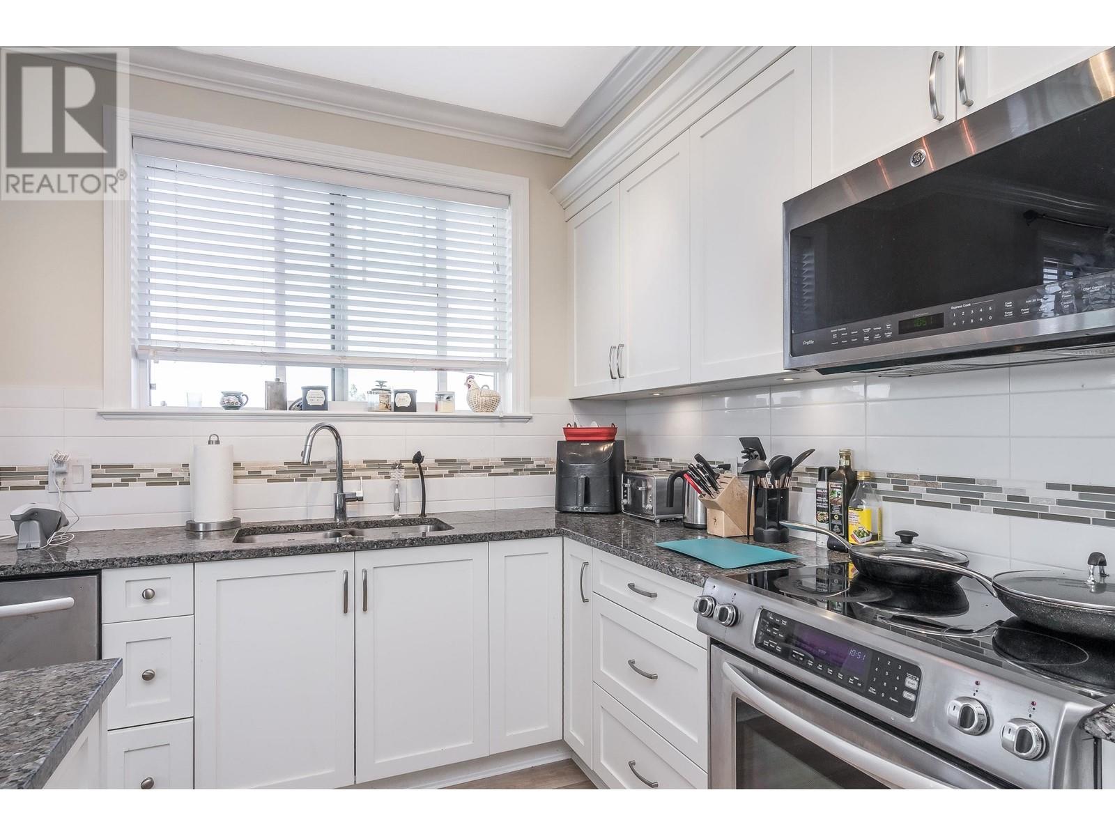 305 11862 226 Street, Maple Ridge, British Columbia  V2X 9C8 - Photo 11 - R2815164