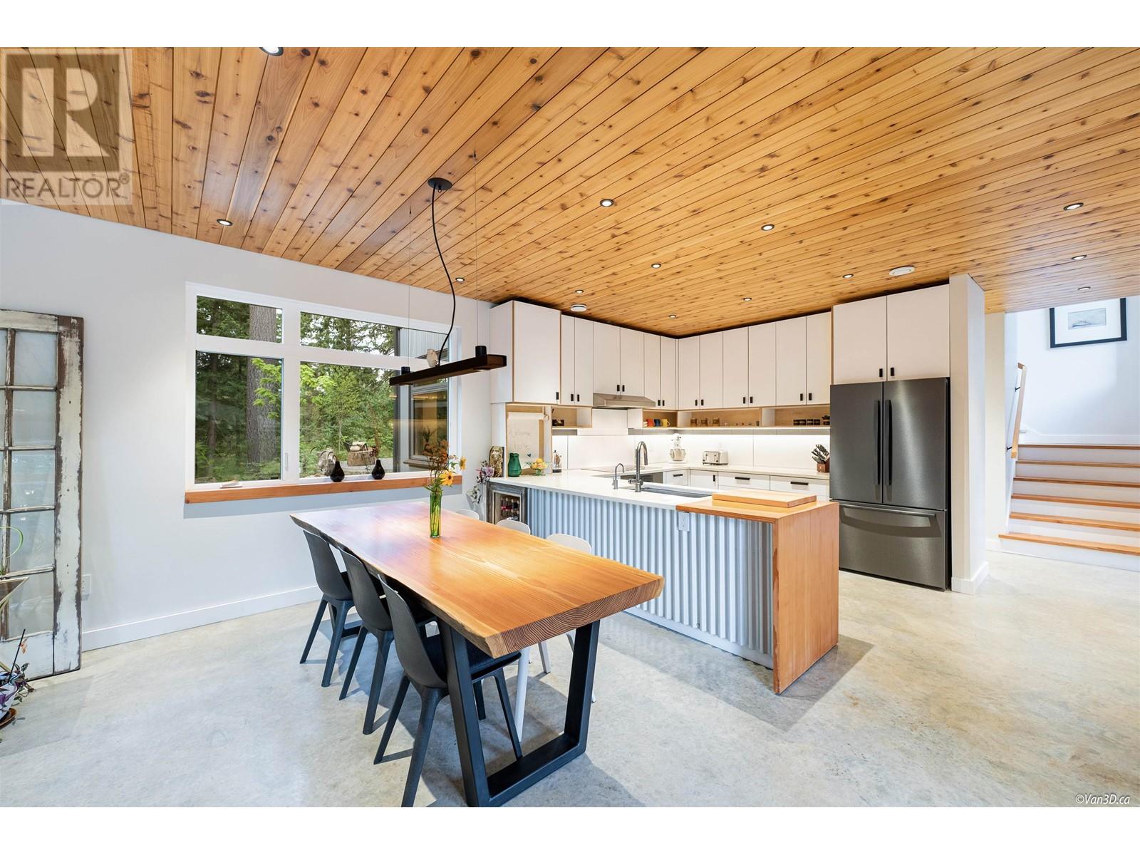 731 Grafton Road, Bowen Island, British Columbia  V0N 1G2 - Photo 9 - R2800432