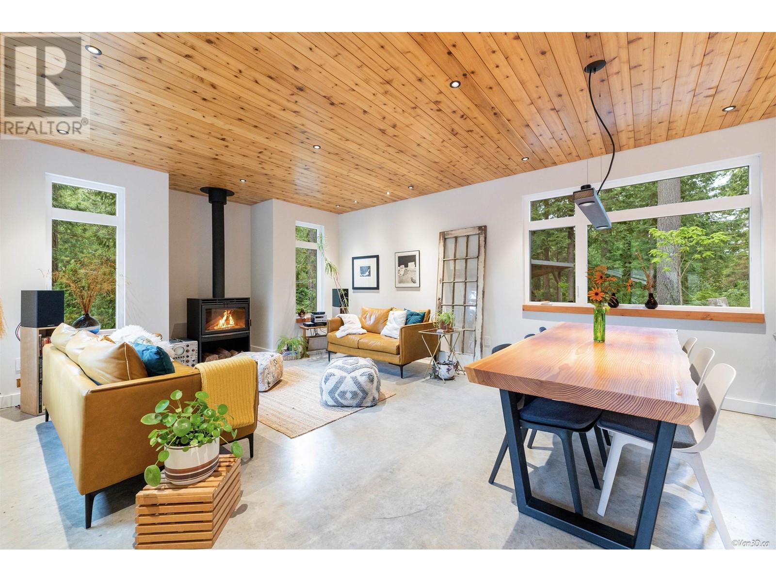 731 Grafton Road, Bowen Island, British Columbia  V0N 1G2 - Photo 2 - R2800432