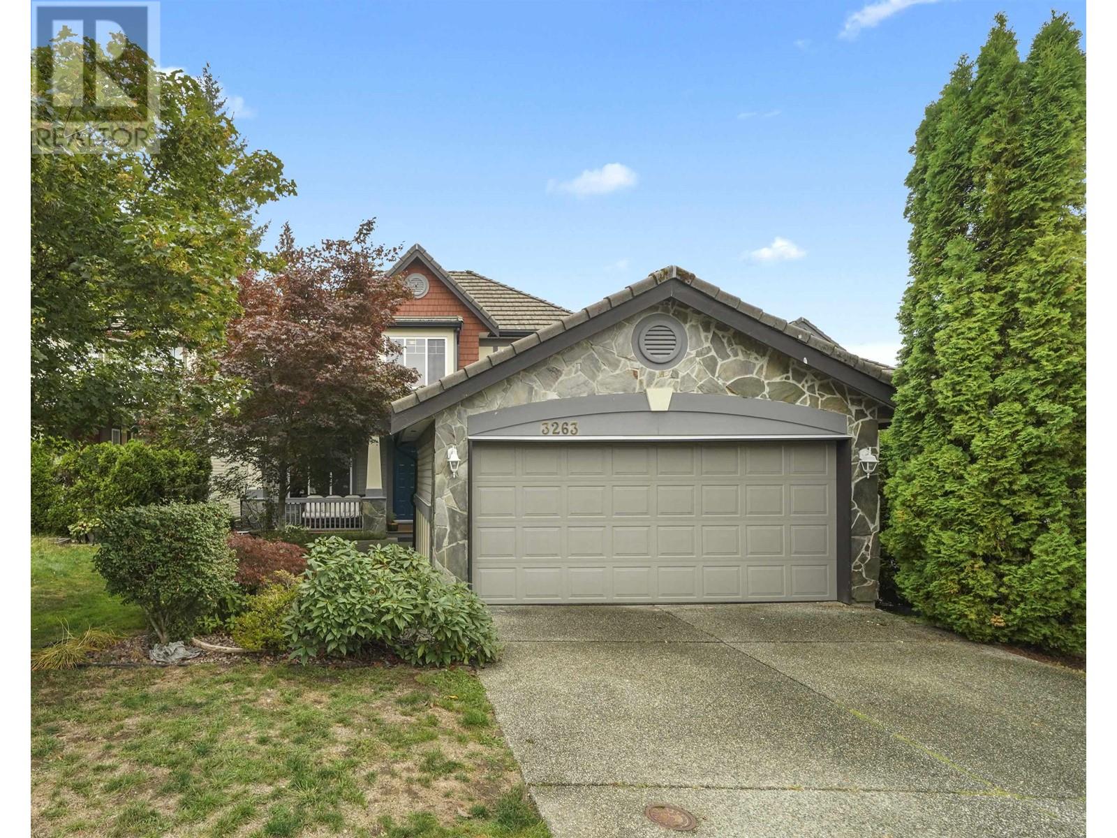 3263 Chartwell Grn, Coquitlam, British Columbia  V3E 3M9 - Photo 2 - R2815759