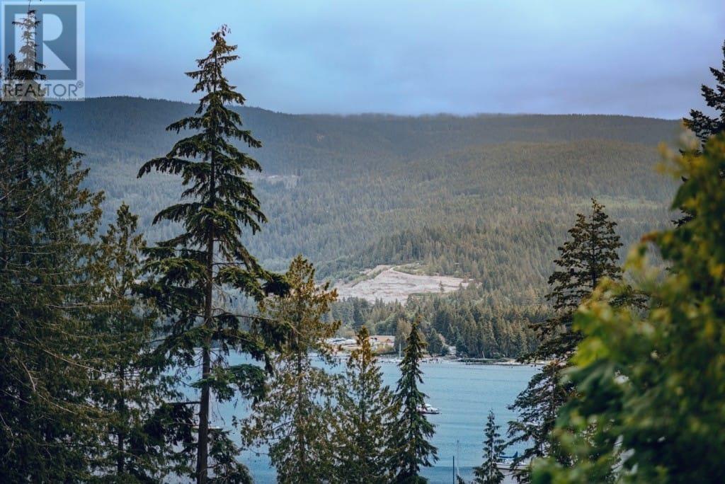 5829 Marine Way, Sechelt, British Columbia  V7Z 0R3 - Photo 2 - R2813992