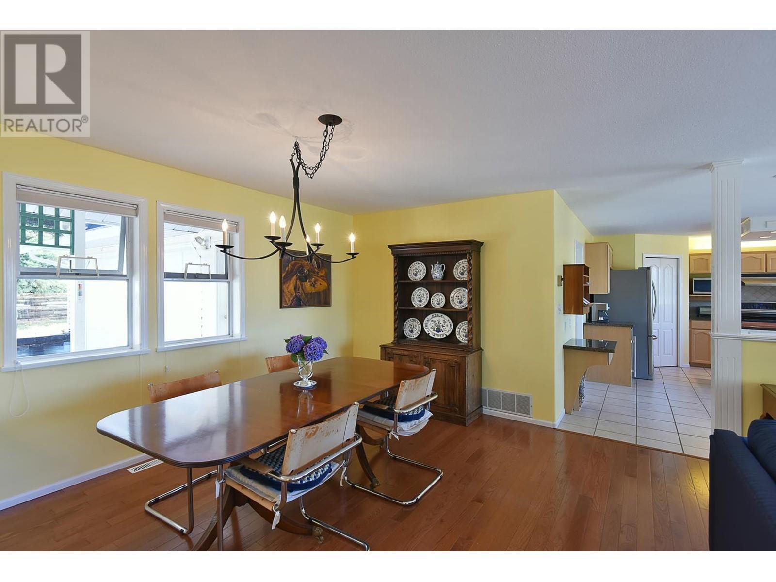 5143 Radcliffe Road, Sechelt, British Columbia  V7Z 0G5 - Photo 4 - R2814369