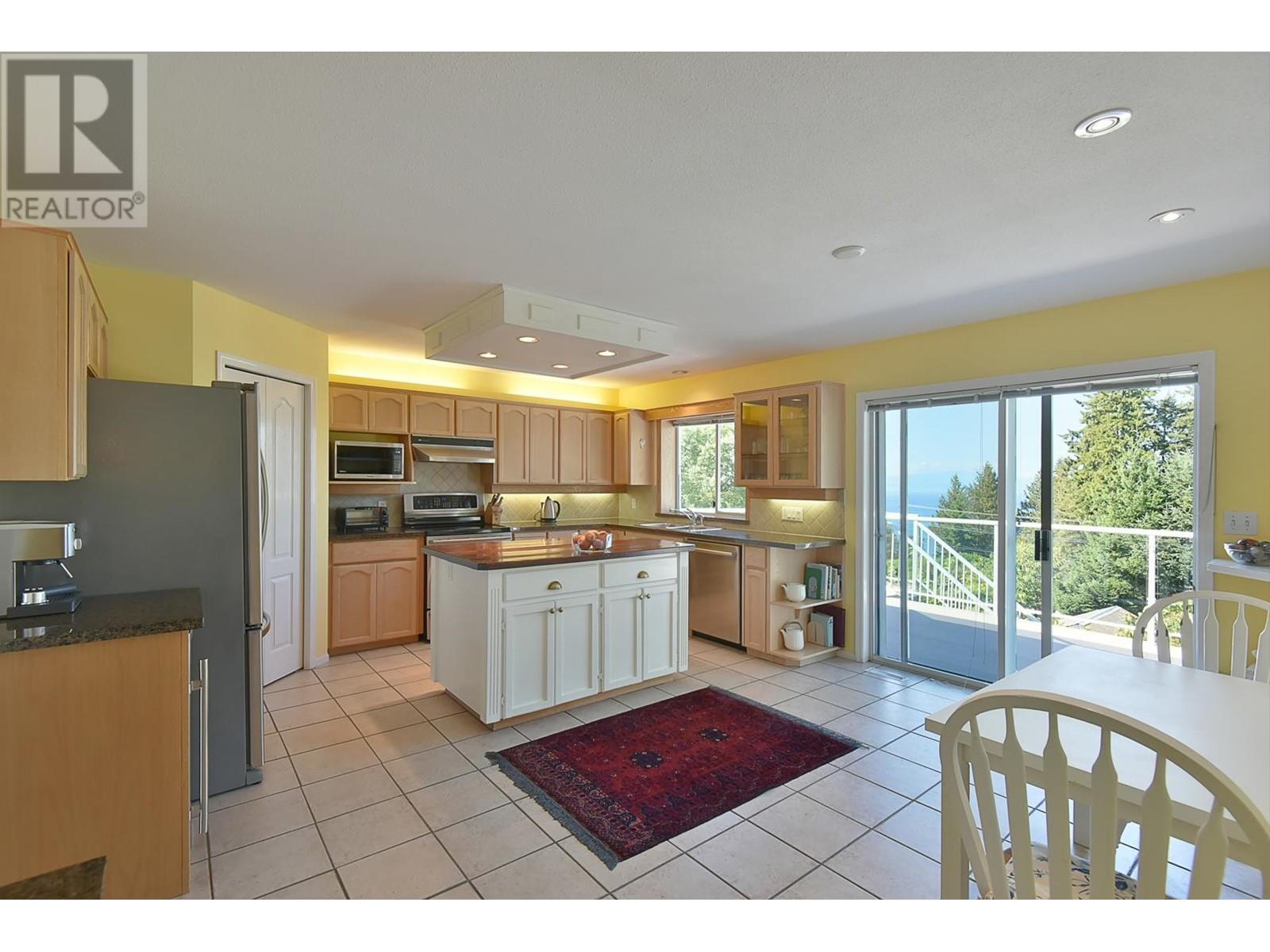 5143 Radcliffe Road, Sechelt, British Columbia  V7Z 0G5 - Photo 6 - R2814369