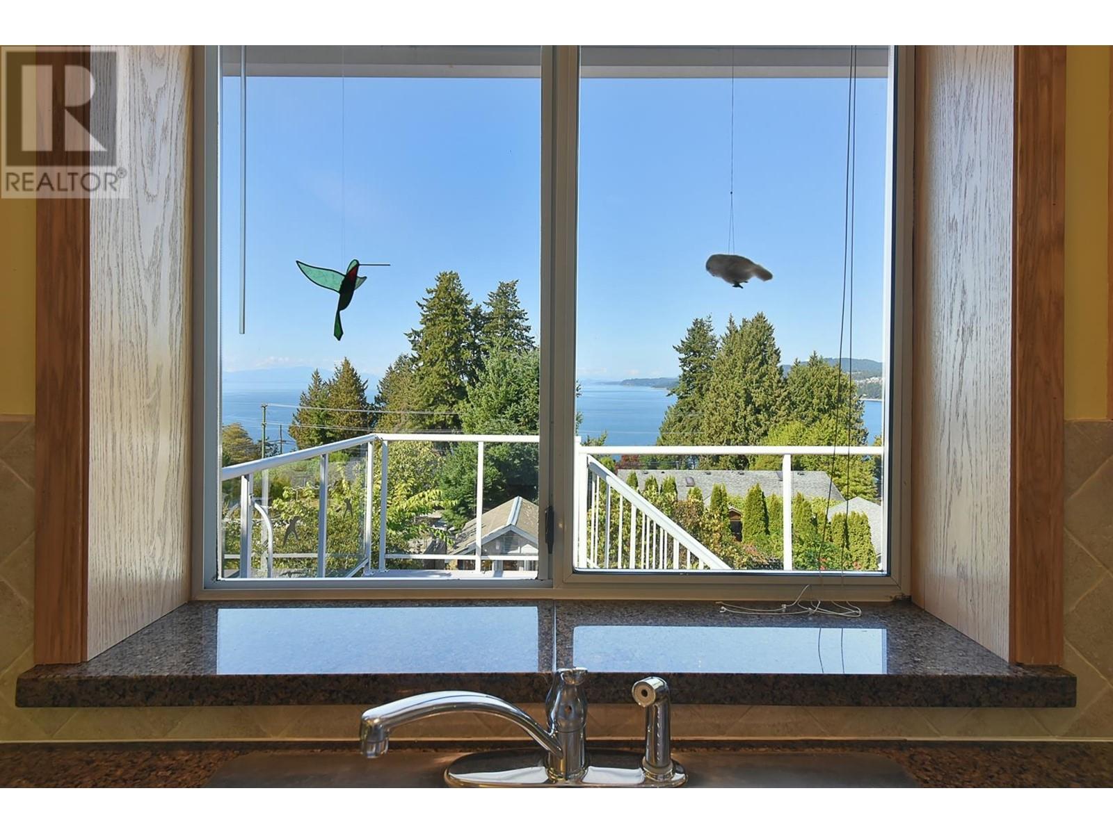 5143 Radcliffe Road, Sechelt, British Columbia  V7Z 0G5 - Photo 7 - R2814369