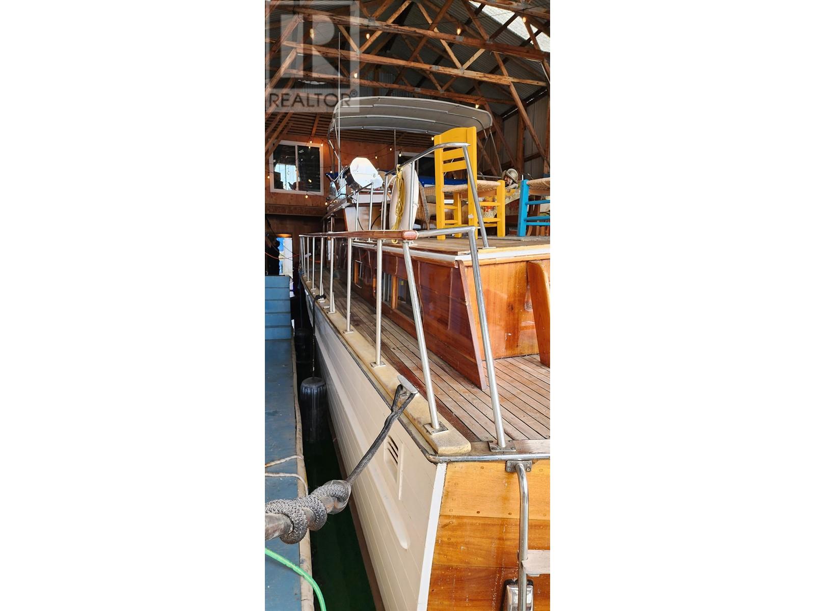 Cbh83 415 W Esplanade, North Vancouver, British Columbia  V7M 1A6 - Photo 10 - R2813281