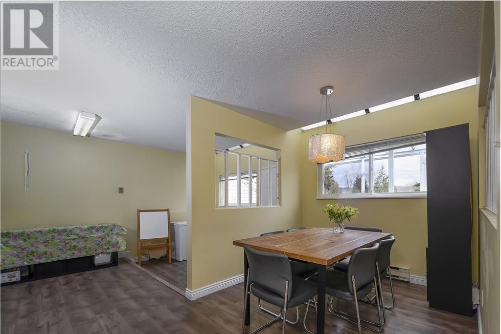 5602 Claude Avenue, Burnaby, British Columbia  V5E 2M6 - Photo 4 - R2816016
