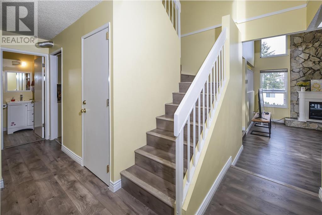 5602 Claude Avenue, Burnaby, British Columbia  V5E 2M6 - Photo 9 - R2816016