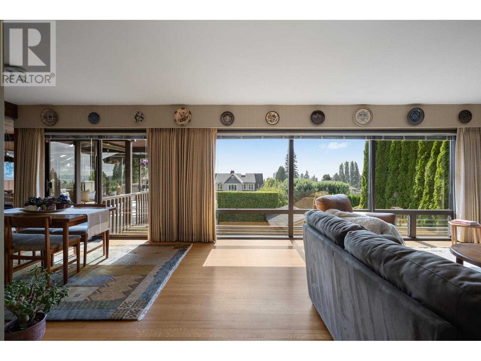 2160 Lawson Avenue, West Vancouver, British Columbia  V7V 2E2 - Photo 2 - R2815991