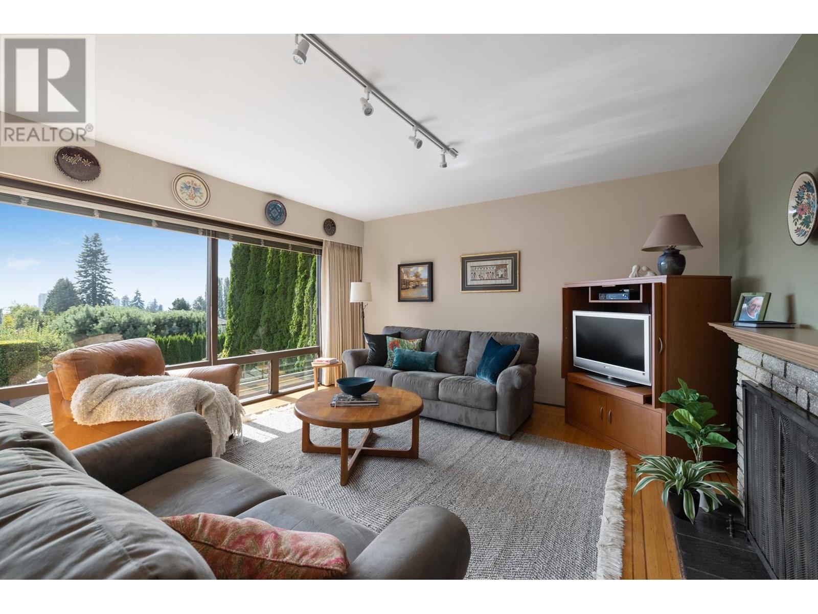 2160 Lawson Avenue, West Vancouver, British Columbia  V7V 2E2 - Photo 3 - R2815991