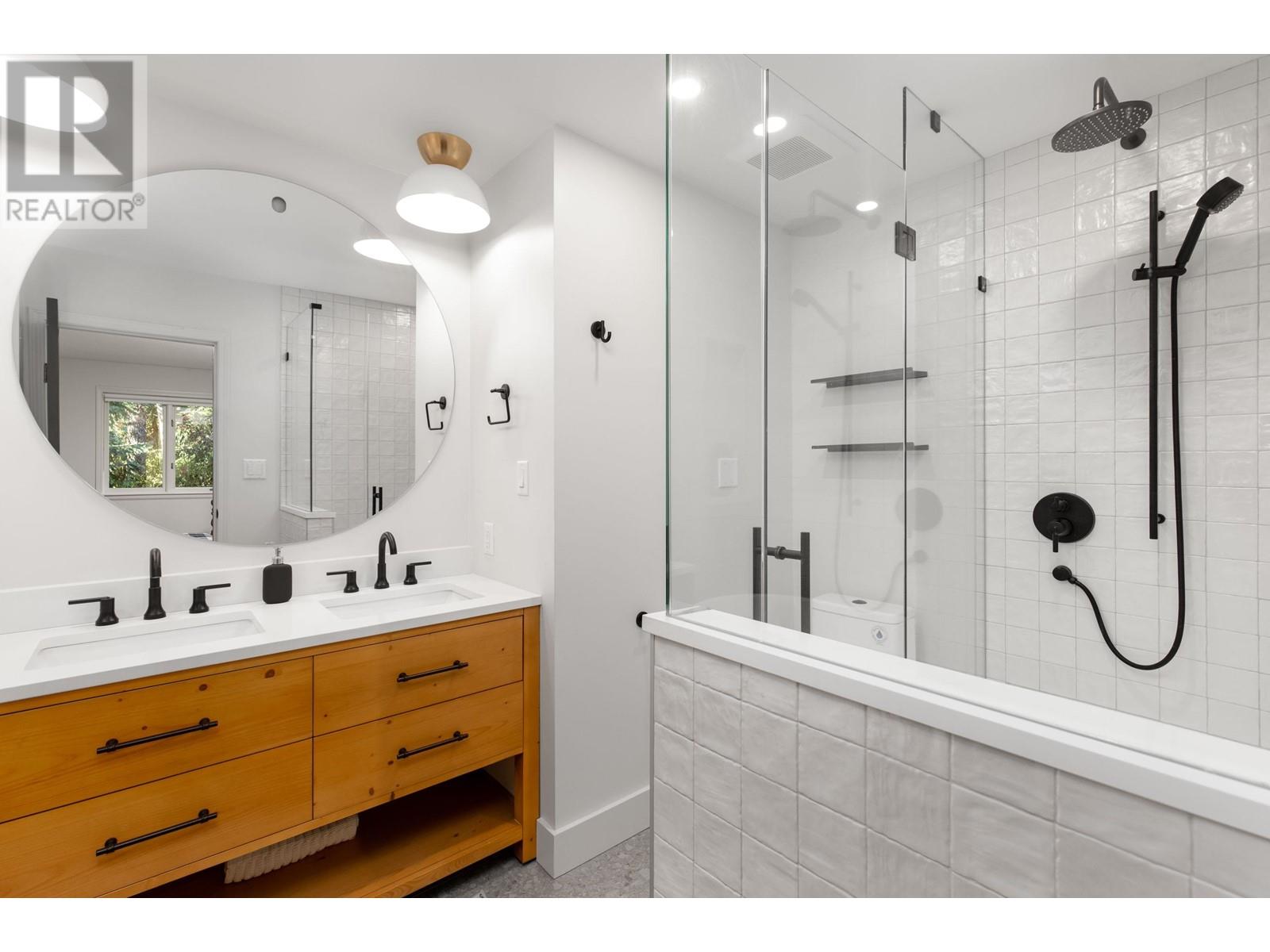 19 2200 Taylor Way, Whistler, British Columbia  V0N 1B2 - Photo 14 - R2816109