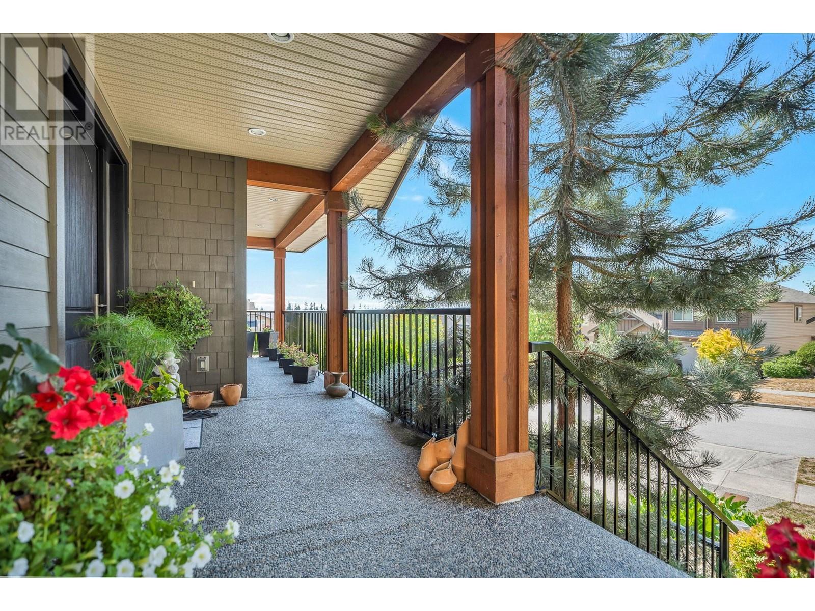 13502 Balsam Street, Maple Ridge, British Columbia  V4R 0E2 - Photo 2 - R2816094
