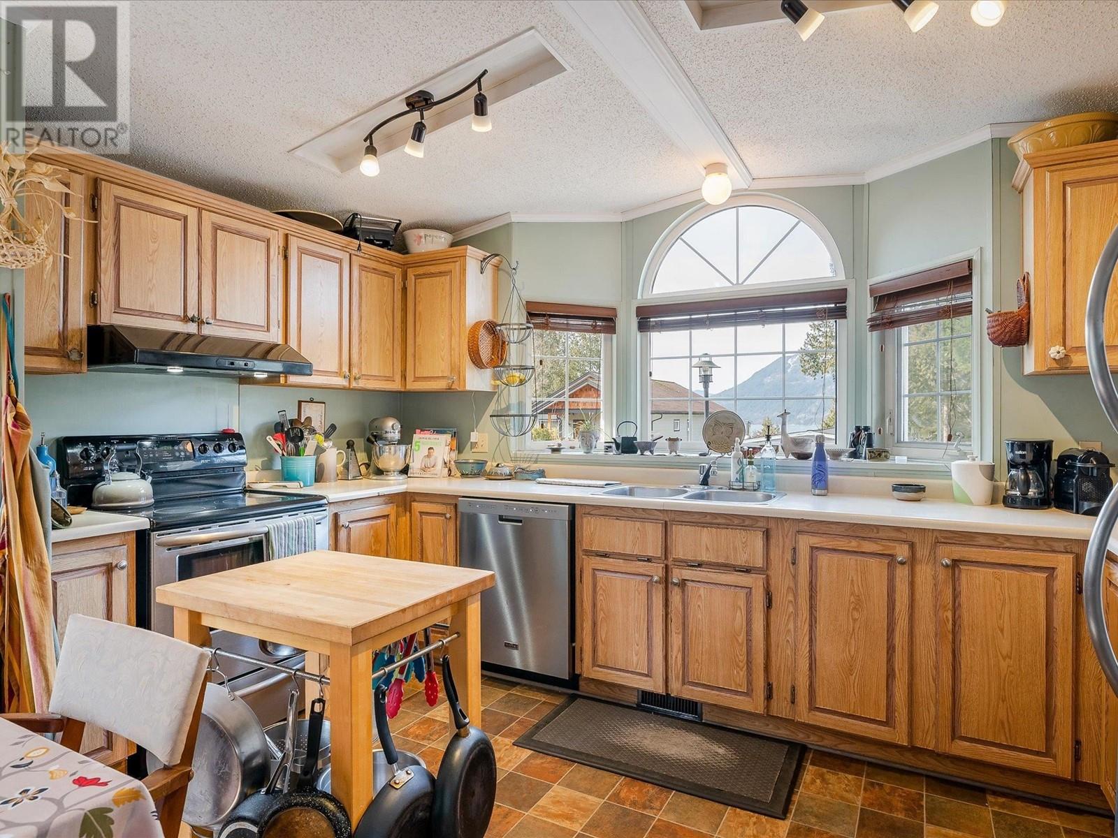 833 Britannia Way, Britannia Beach, British Columbia  V8B 1J2 - Photo 5 - R2816102