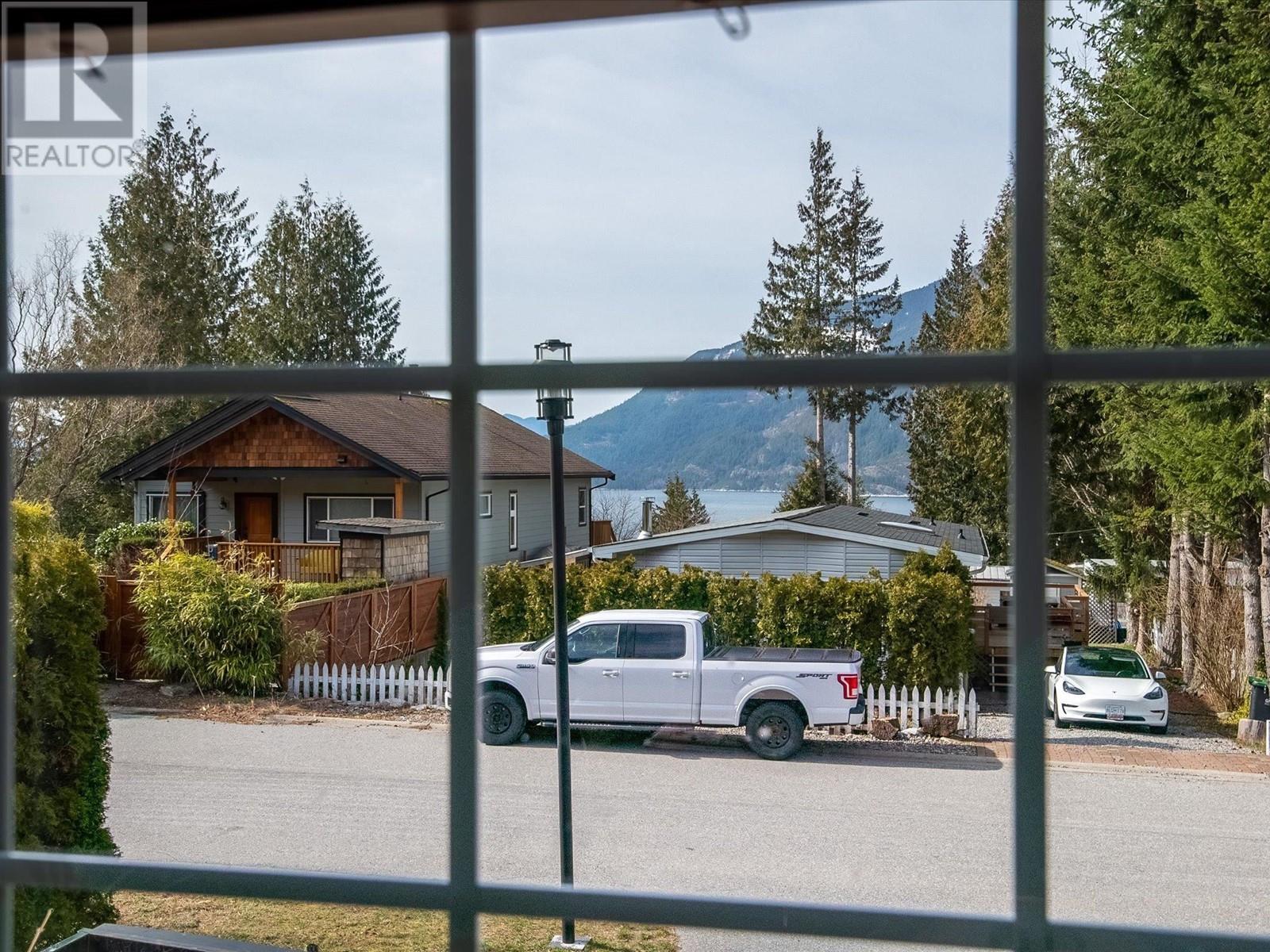 833 Britannia Way, Britannia Beach, British Columbia  V8B 1J2 - Photo 8 - R2816102