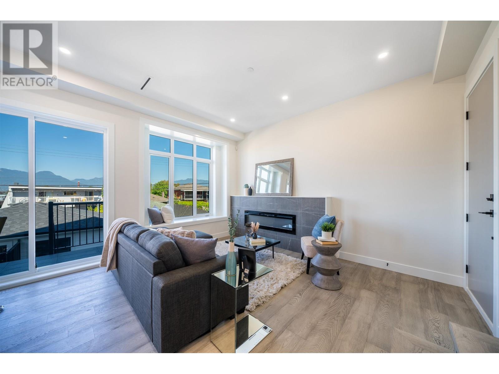 2683 E 4th Avenue, Vancouver, British Columbia  V5M 1K5 - Photo 2 - R2815919