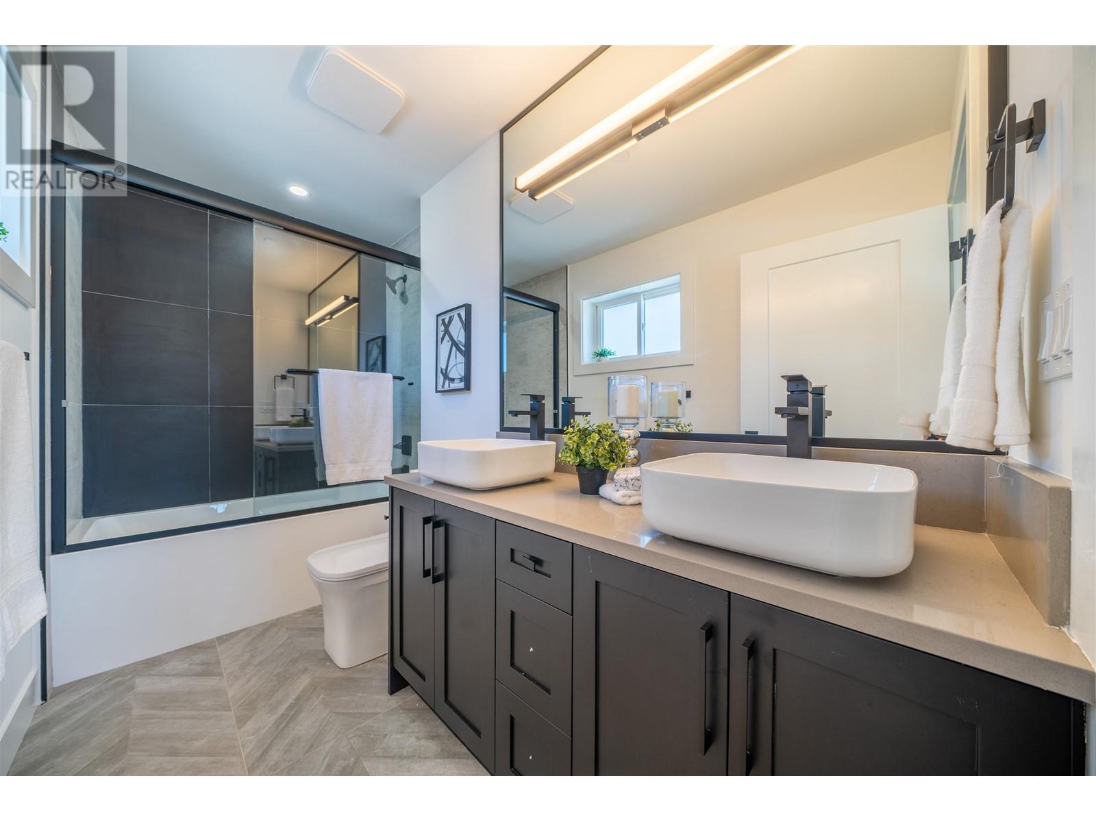 2683 E 4th Avenue, Vancouver, British Columbia  V5M 1K5 - Photo 10 - R2815919