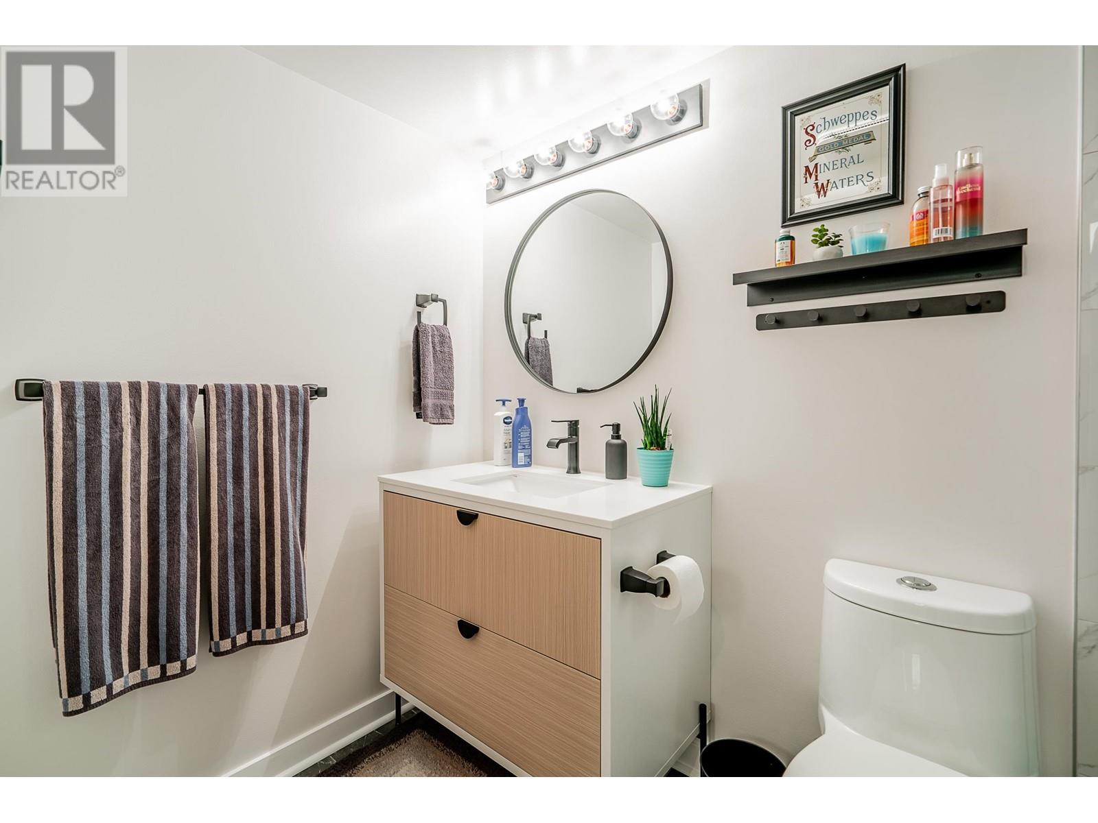 802 3771 Bartlett Court, Burnaby, British Columbia  V5C 3K5 - Photo 10 - R2811160