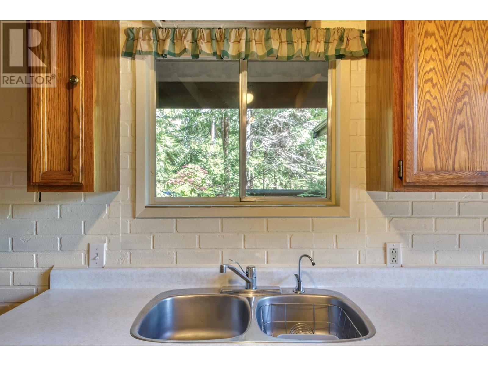 7547 Sechelt Inlet Road, Sechelt, British Columbia  V7Z 0C6 - Photo 17 - R2816222