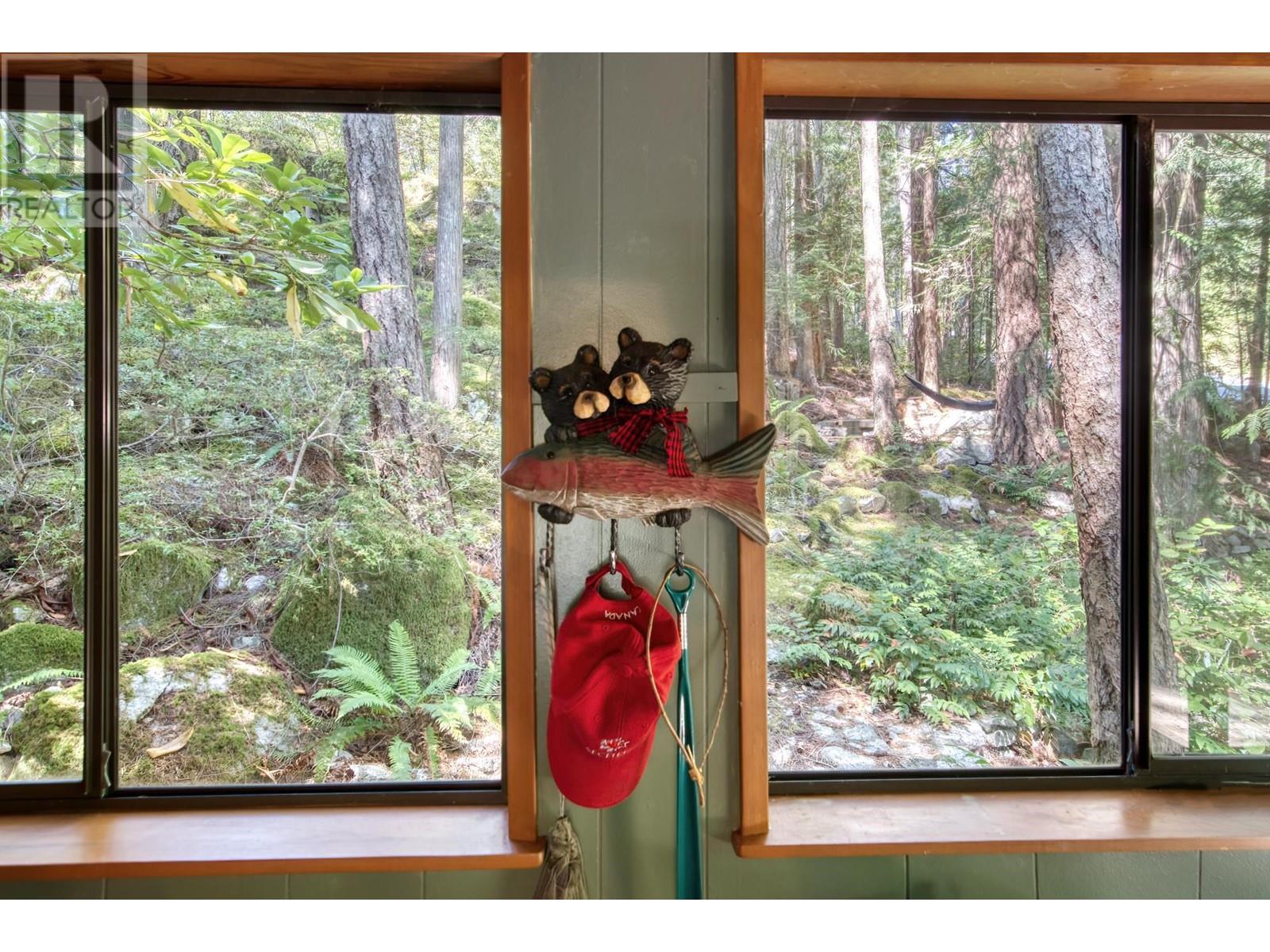 7547 Sechelt Inlet Road, Sechelt, British Columbia  V7Z 0C6 - Photo 30 - R2816222
