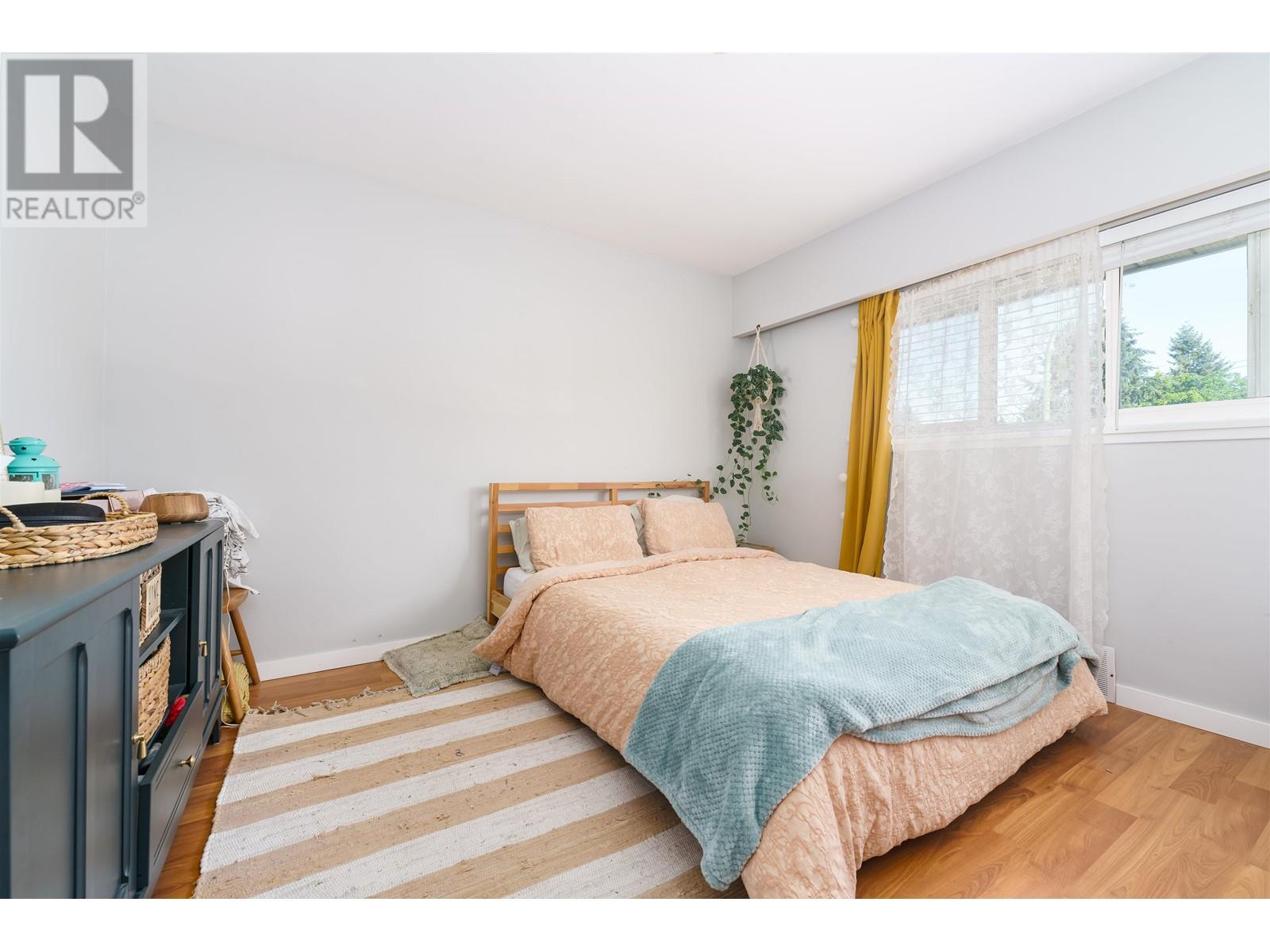 8249 17th Avenue, Burnaby, British Columbia  V3N 1M9 - Photo 9 - R2815559