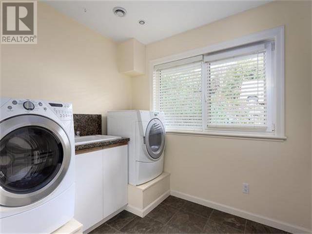 41xx Burkehill Road, West Vancouver, British Columbia  V7V 3M4 - Photo 18 - R2816249