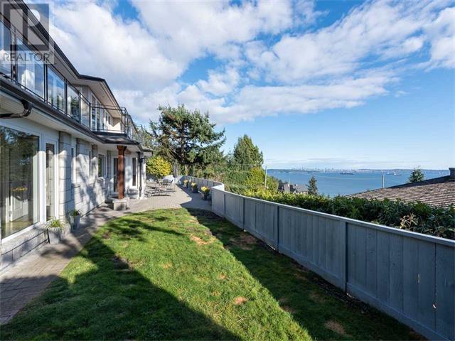 41xx Burkehill Road, West Vancouver, British Columbia  V7V 3M4 - Photo 19 - R2816249