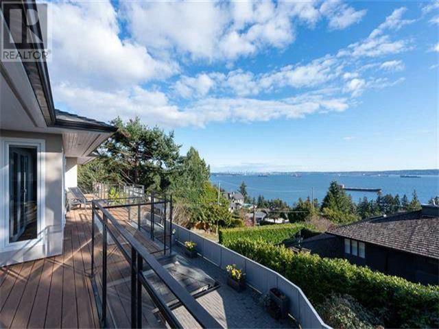 41xx Burkehill Road, West Vancouver, British Columbia  V7V 3M4 - Photo 7 - R2816249