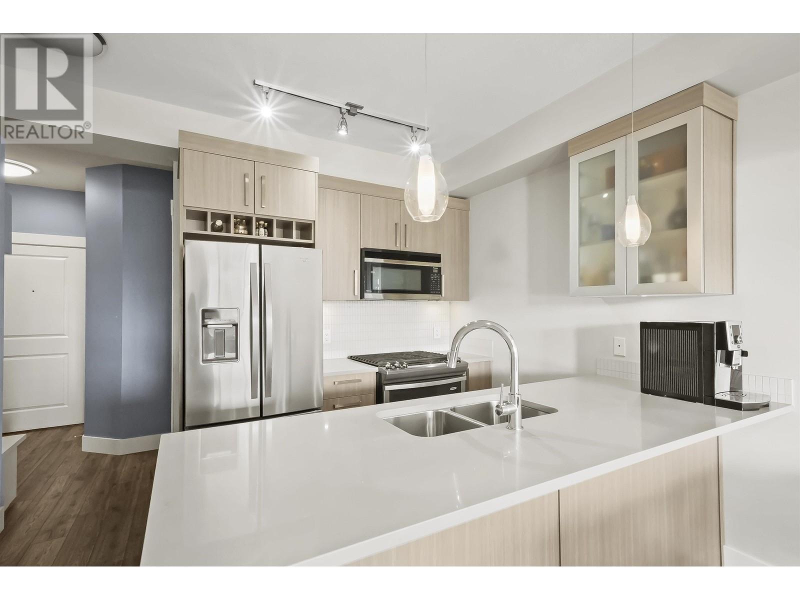 202 22327 RIVER ROAD, maple ridge, British Columbia