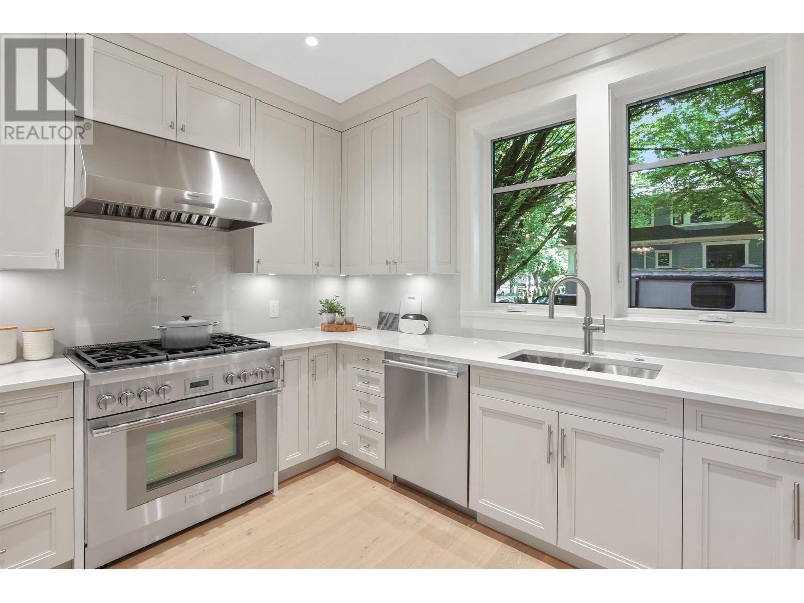 2608 W 6th Avenue, Vancouver, British Columbia  V6K 3S8 - Photo 12 - R2815975