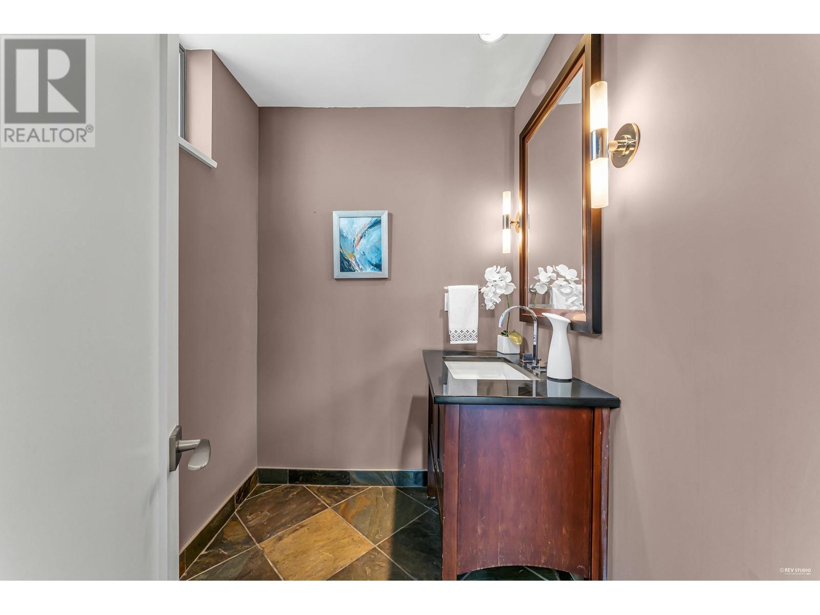 5473 Monte Bre Crescent, West Vancouver, British Columbia  V7W 3A7 - Photo 21 - R2814943