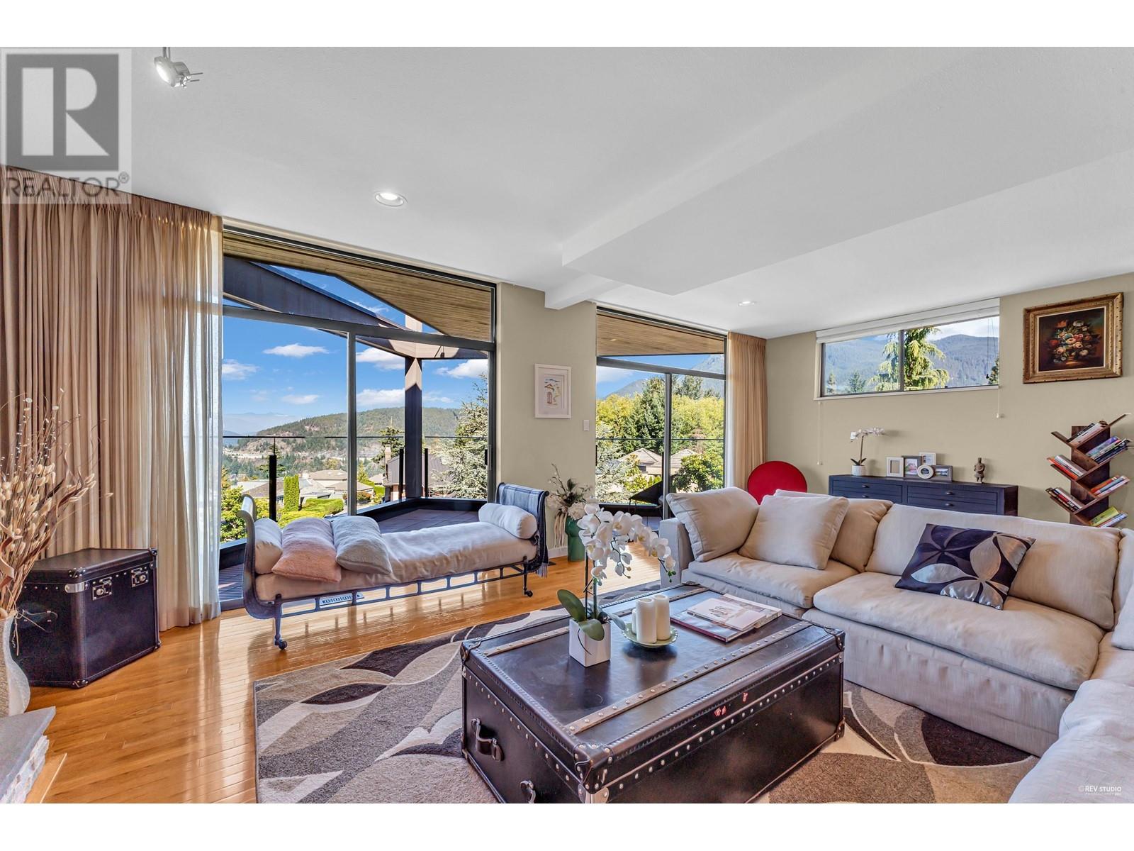 5473 Monte Bre Crescent, West Vancouver, British Columbia  V7W 3A7 - Photo 13 - R2814943