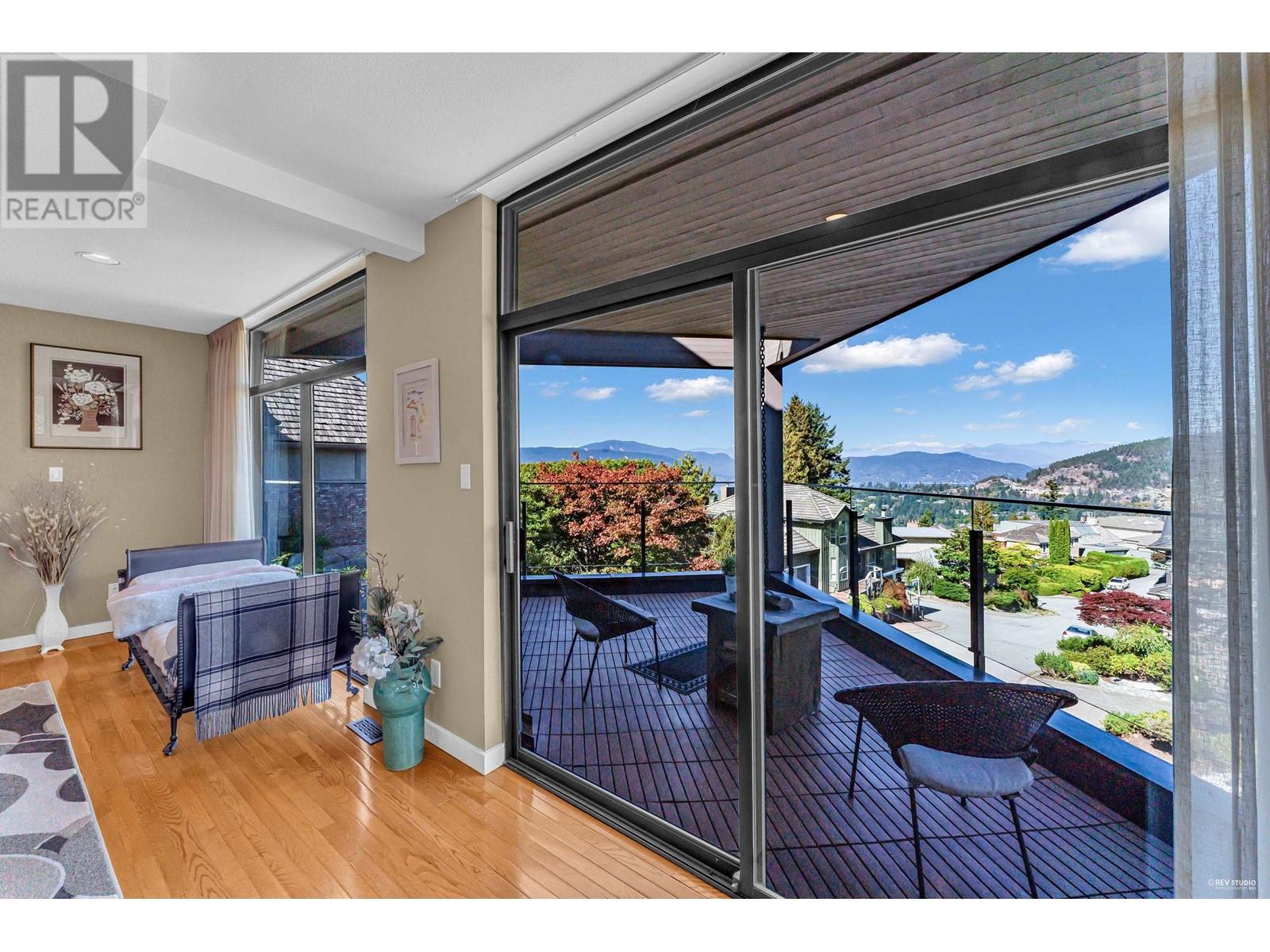 5473 Monte Bre Crescent, West Vancouver, British Columbia  V7W 3A7 - Photo 10 - R2814943