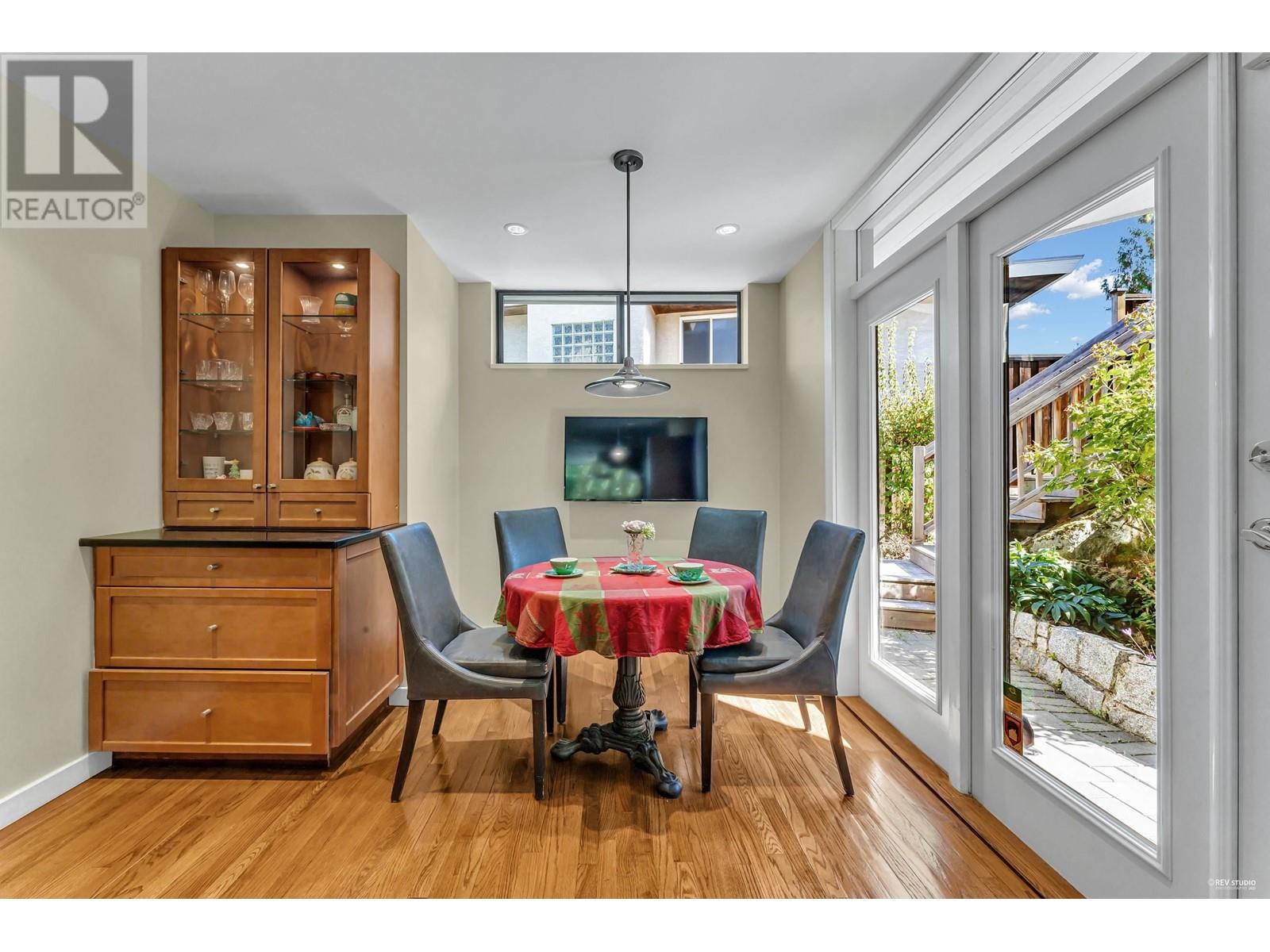 5473 Monte Bre Crescent, West Vancouver, British Columbia  V7W 3A7 - Photo 19 - R2814943