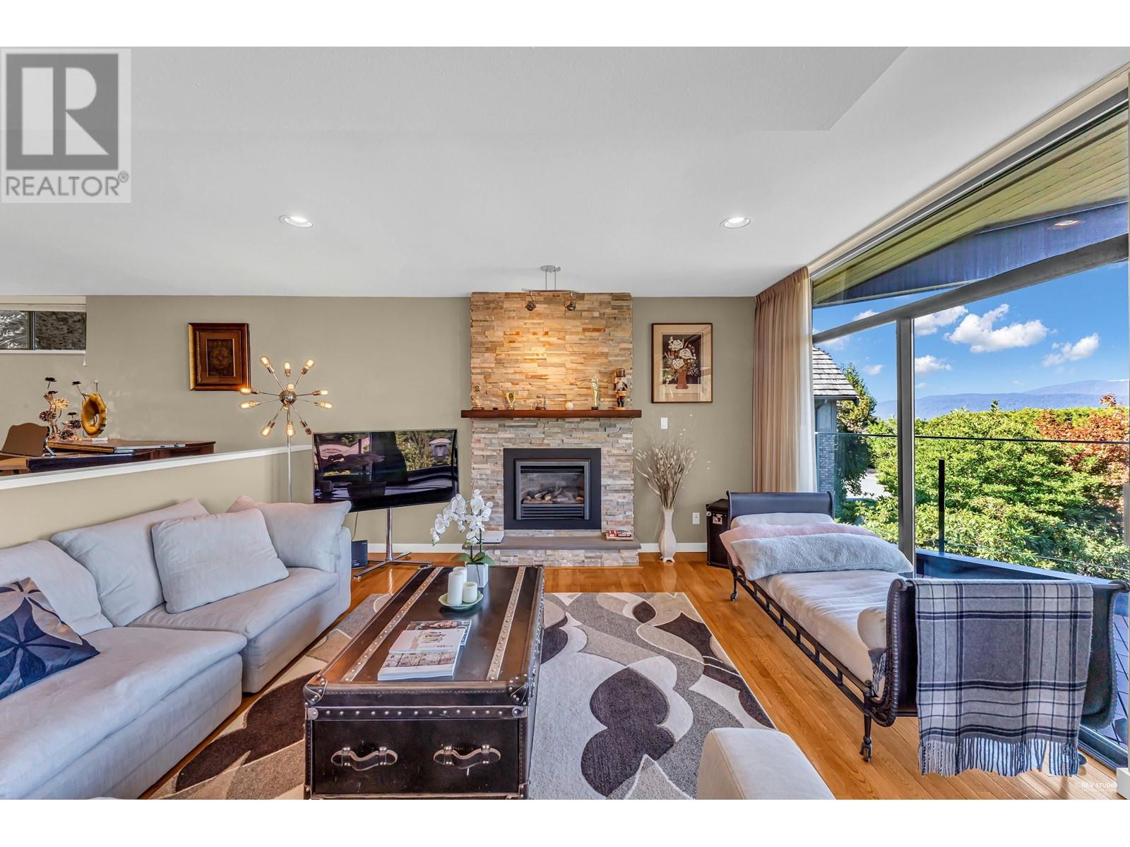 5473 Monte Bre Crescent, West Vancouver, British Columbia  V7W 3A7 - Photo 9 - R2814943